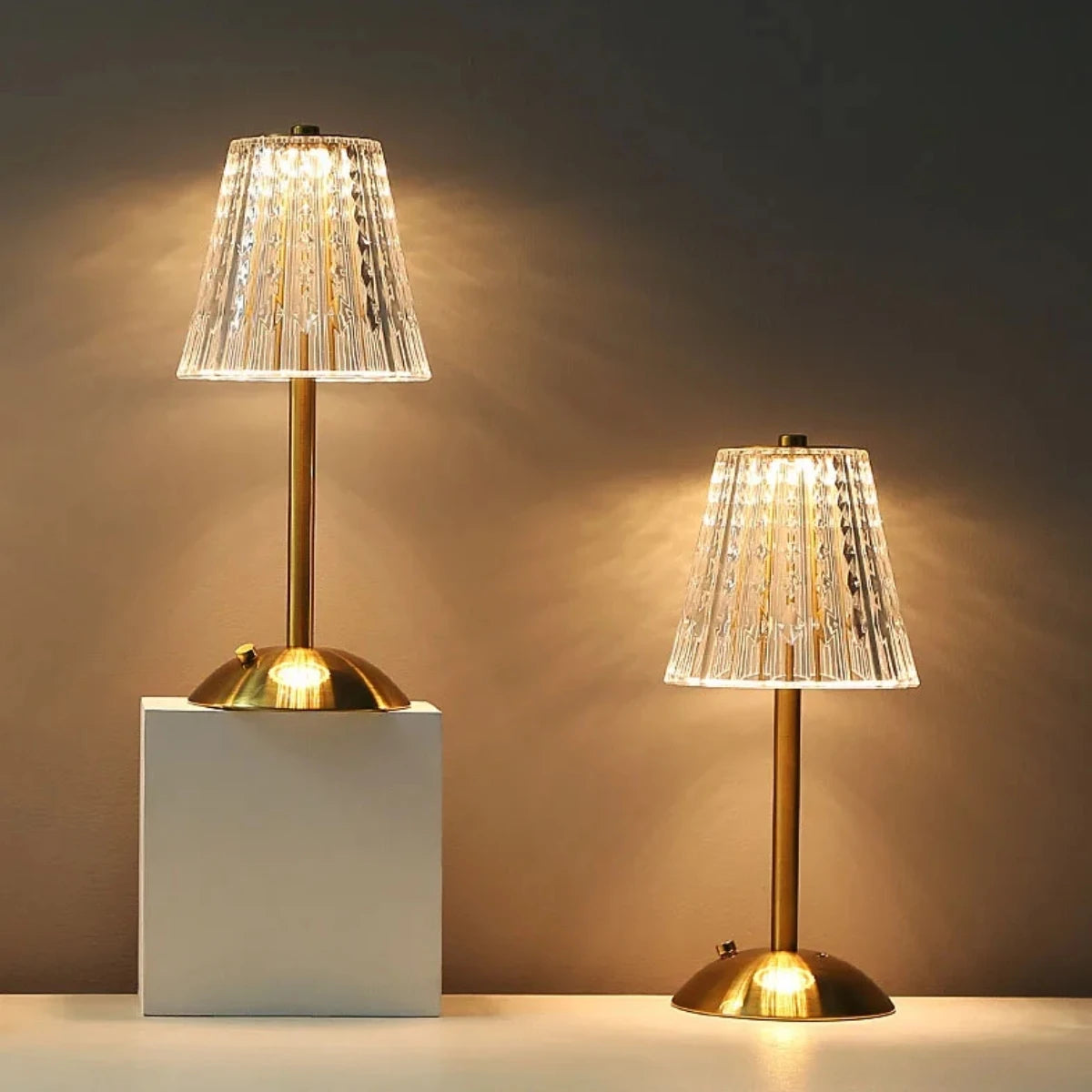Table Lamp LED Touch Sensor Dimmable Desktop Night Light Rechargeable Wireless Reading Lamp for Hotel Bar Bedroom Decor Light